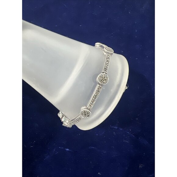 Exquisite Sterling Silver Narrow Knot Marcasite 7" Bracelet - Picture 8 of 11